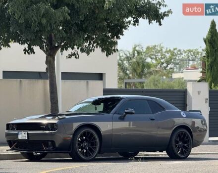 Серый Додж Челенджер, объемом двигателя 3.6 л и пробегом 170 тыс. км за 18300 $, фото 6 на Automoto.ua