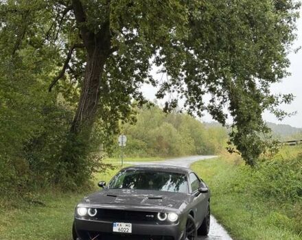 Серый Додж Челенджер, объемом двигателя 3.6 л и пробегом 170 тыс. км за 18300 $, фото 5 на Automoto.ua