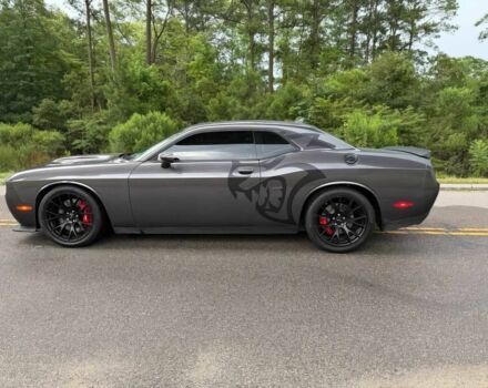 Серый Додж Челенджер, объемом двигателя 6.2 л и пробегом 78 тыс. км за 16800 $, фото 3 на Automoto.ua