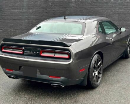 Серый Додж Челенджер, объемом двигателя 5.7 л и пробегом 76 тыс. км за 10200 $, фото 5 на Automoto.ua