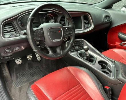 Серый Додж Челенджер, объемом двигателя 5.7 л и пробегом 76 тыс. км за 10200 $, фото 8 на Automoto.ua