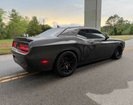 Серый Додж Челенджер, объемом двигателя 6.2 л и пробегом 78 тыс. км за 16800 $, фото 7 на Automoto.ua