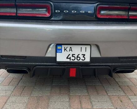 Серый Додж Челенджер, объемом двигателя 5.65 л и пробегом 146 тыс. км за 24000 $, фото 1 на Automoto.ua