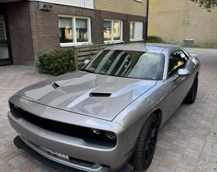 Серый Додж Челенджер, объемом двигателя 5.65 л и пробегом 146 тыс. км за 24000 $, фото 4 на Automoto.ua