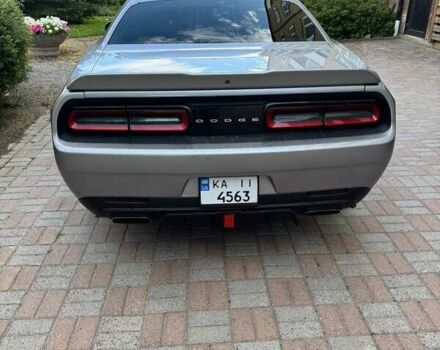 Серый Додж Челенджер, объемом двигателя 5.65 л и пробегом 146 тыс. км за 24000 $, фото 2 на Automoto.ua