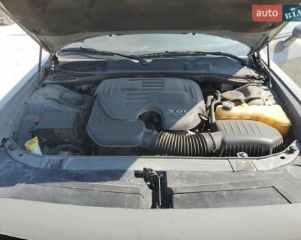 Серый Додж Челенджер, объемом двигателя 3.6 л и пробегом 148 тыс. км за 4100 $, фото 10 на Automoto.ua