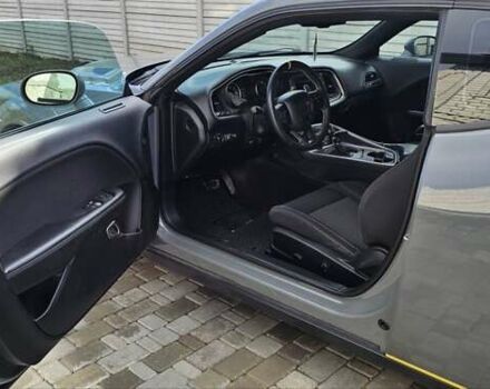 Серый Додж Челенджер, объемом двигателя 3.6 л и пробегом 135 тыс. км за 22000 $, фото 8 на Automoto.ua