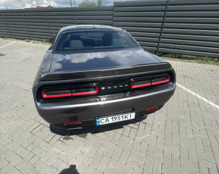 Серый Додж Челенджер, объемом двигателя 3.6 л и пробегом 70 тыс. км за 17500 $, фото 2 на Automoto.ua