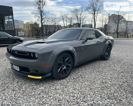 Серый Додж Челенджер, объемом двигателя 6.4 л и пробегом 31 тыс. км за 33500 $, фото 10 на Automoto.ua
