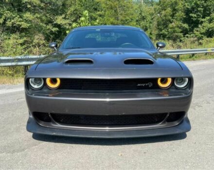 Додж Челенджер 2018 в Тернополе на Automoto.ua Серый Додж Челенджер, объемом двигателя 6.2 л и пробегом 48 тыс. км за 18000 $, фото 1 на Automoto.ua