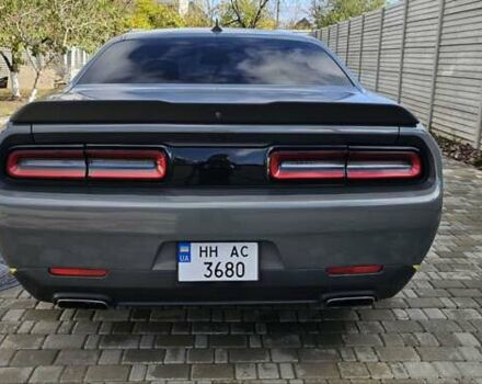 Серый Додж Челенджер, объемом двигателя 3.6 л и пробегом 135 тыс. км за 22000 $, фото 5 на Automoto.ua