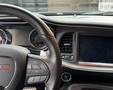 Серый Додж Челенджер, объемом двигателя 6.4 л и пробегом 31 тыс. км за 33500 $, фото 22 на Automoto.ua