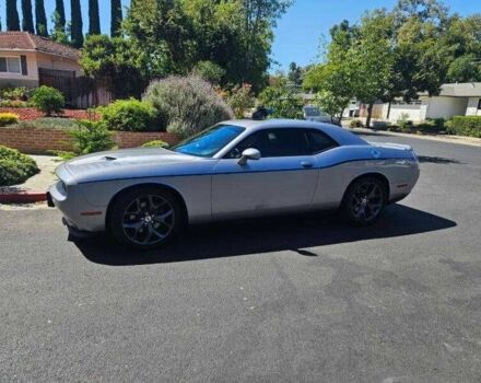 Серый Додж Челенджер, объемом двигателя 3.6 л и пробегом 95 тыс. км за 4900 $, фото 1 на Automoto.ua