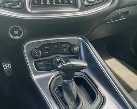 Серый Додж Челенджер, объемом двигателя 3.6 л и пробегом 70 тыс. км за 17500 $, фото 15 на Automoto.ua