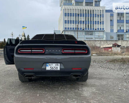 Серый Додж Челенджер, объемом двигателя 6.4 л и пробегом 31 тыс. км за 33500 $, фото 9 на Automoto.ua