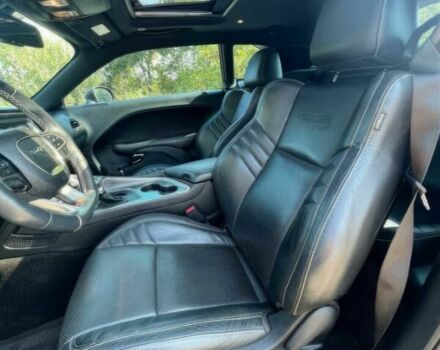 Додж Челенджер 2018 в Тернополе на Automoto.ua Серый Додж Челенджер, объемом двигателя 6.2 л и пробегом 48 тыс. км за 18000 $, фото 8 на Automoto.ua