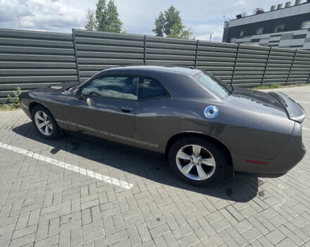 Серый Додж Челенджер, объемом двигателя 3.6 л и пробегом 70 тыс. км за 17500 $, фото 4 на Automoto.ua