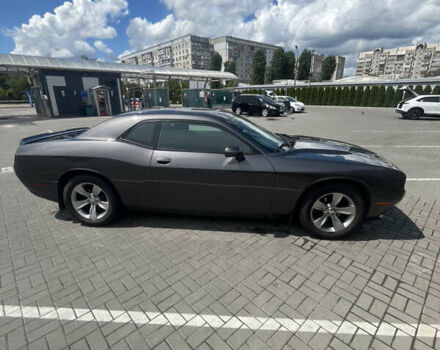 Серый Додж Челенджер, объемом двигателя 3.6 л и пробегом 70 тыс. км за 17500 $, фото 7 на Automoto.ua