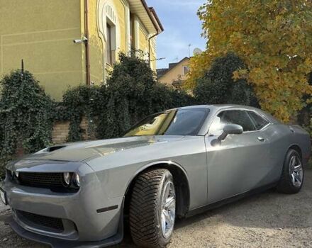 Серый Додж Челенджер, объемом двигателя 3.6 л и пробегом 180 тыс. км за 28500 $, фото 10 на Automoto.ua