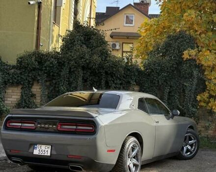 Серый Додж Челенджер, объемом двигателя 3.6 л и пробегом 180 тыс. км за 28500 $, фото 5 на Automoto.ua