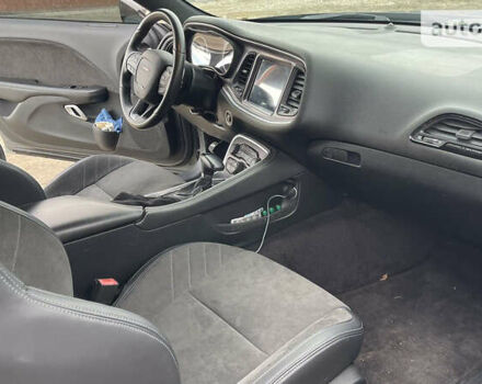 Серый Додж Челенджер, объемом двигателя 6.4 л и пробегом 31 тыс. км за 33500 $, фото 18 на Automoto.ua