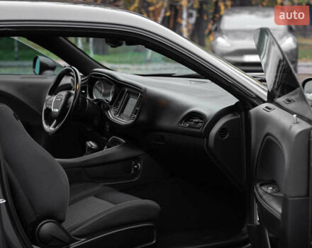 Сірий Додж Challenger, об'ємом двигуна 3.6 л та пробігом 114 тис. км за 24000 $, фото 18 на Automoto.ua