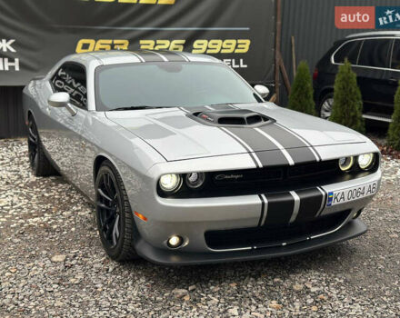 Серый Додж Челенджер, объемом двигателя 6.42 л и пробегом 57 тыс. км за 31000 $, фото 1 на Automoto.ua