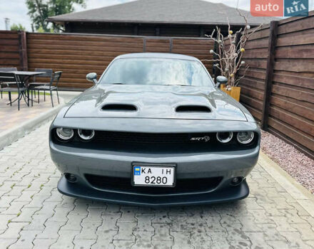 Серый Додж Челенджер, объемом двигателя 5.7 л и пробегом 46 тыс. км за 29999 $, фото 5 на Automoto.ua