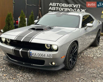 Серый Додж Челенджер, объемом двигателя 6.42 л и пробегом 57 тыс. км за 31000 $, фото 3 на Automoto.ua