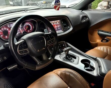 Серый Додж Челенджер, объемом двигателя 6.2 л и пробегом 20 тыс. км за 56000 $, фото 5 на Automoto.ua