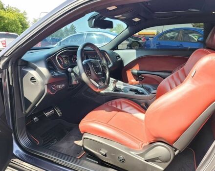 Серый Додж Челенджер, объемом двигателя 6.2 л и пробегом 33 тыс. км за 8300 $, фото 6 на Automoto.ua