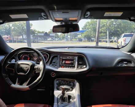 Серый Додж Челенджер, объемом двигателя 6.2 л и пробегом 33 тыс. км за 8300 $, фото 7 на Automoto.ua