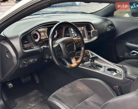 Серый Додж Челенджер, объемом двигателя 6.42 л и пробегом 57 тыс. км за 31000 $, фото 6 на Automoto.ua
