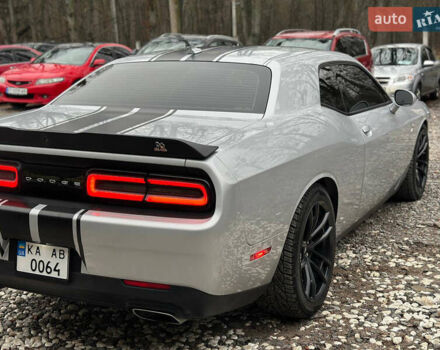 Серый Додж Челенджер, объемом двигателя 6.42 л и пробегом 57 тыс. км за 31000 $, фото 9 на Automoto.ua