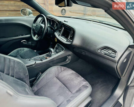 Серый Додж Челенджер, объемом двигателя 5.7 л и пробегом 46 тыс. км за 29999 $, фото 9 на Automoto.ua