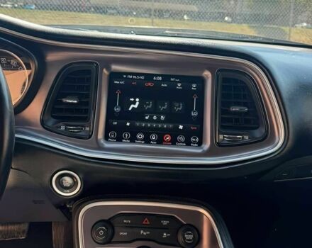 Серый Додж Челенджер, объемом двигателя 3.6 л и пробегом 38 тыс. км за 8200 $, фото 8 на Automoto.ua