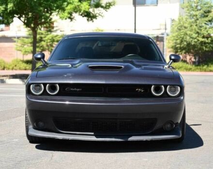 Серый Додж Челенджер, объемом двигателя 6.4 л и пробегом 31 тыс. км за 8200 $, фото 1 на Automoto.ua
