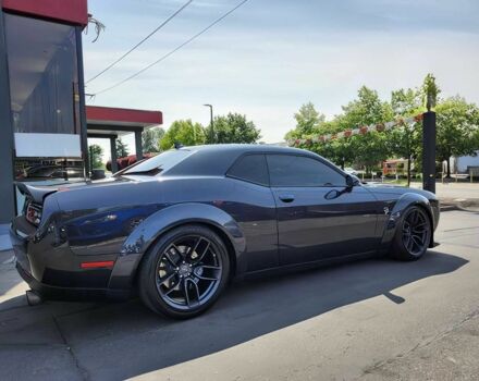 Серый Додж Челенджер, объемом двигателя 6.2 л и пробегом 33 тыс. км за 8300 $, фото 3 на Automoto.ua