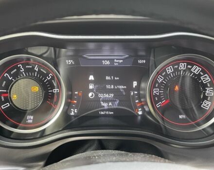 Серый Додж Челенджер, объемом двигателя 0 л и пробегом 130 тыс. км за 17999 $, фото 4 на Automoto.ua