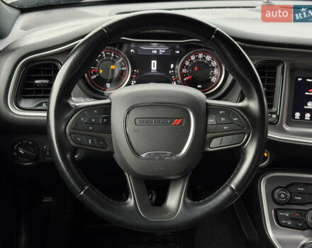 Серый Додж Челенджер, объемом двигателя 3.6 л и пробегом 137 тыс. км за 18500 $, фото 33 на Automoto.ua