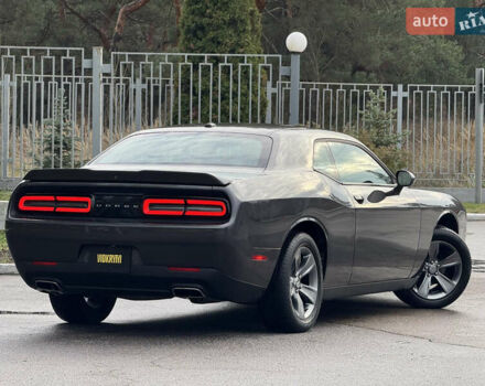 Серый Додж Челенджер, объемом двигателя 3.6 л и пробегом 137 тыс. км за 18500 $, фото 25 на Automoto.ua