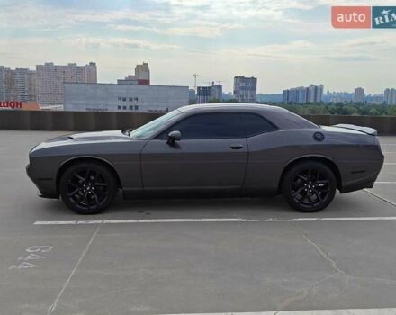 Серый Додж Челенджер, объемом двигателя 3.6 л и пробегом 27 тыс. км за 29500 $, фото 15 на Automoto.ua