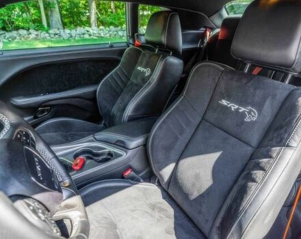 Сірий Додж Challenger, об'ємом двигуна 6.2 л та пробігом 59 тис. км за 13800 $, фото 7 на Automoto.ua