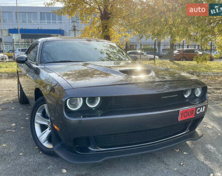 Серый Додж Челенджер, объемом двигателя 3.6 л и пробегом 125 тыс. км за 17999 $, фото 2 на Automoto.ua