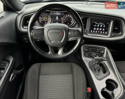 Серый Додж Челенджер, объемом двигателя 3.6 л и пробегом 137 тыс. км за 18500 $, фото 29 на Automoto.ua