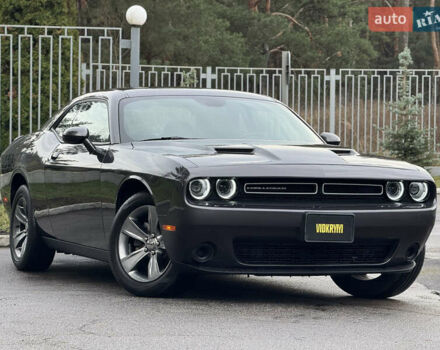 Серый Додж Челенджер, объемом двигателя 3.6 л и пробегом 137 тыс. км за 18500 $, фото 8 на Automoto.ua