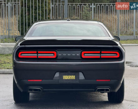 Серый Додж Челенджер, объемом двигателя 3.6 л и пробегом 137 тыс. км за 18500 $, фото 21 на Automoto.ua