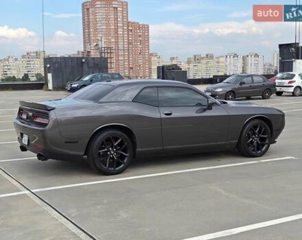 Серый Додж Челенджер, объемом двигателя 3.6 л и пробегом 27 тыс. км за 29500 $, фото 8 на Automoto.ua