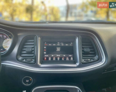 Серый Додж Челенджер, объемом двигателя 3.6 л и пробегом 125 тыс. км за 17999 $, фото 25 на Automoto.ua