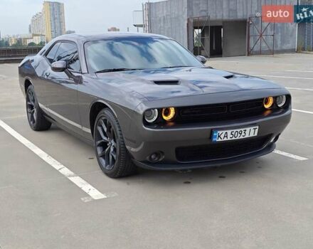 Серый Додж Челенджер, объемом двигателя 3.6 л и пробегом 27 тыс. км за 29500 $, фото 4 на Automoto.ua